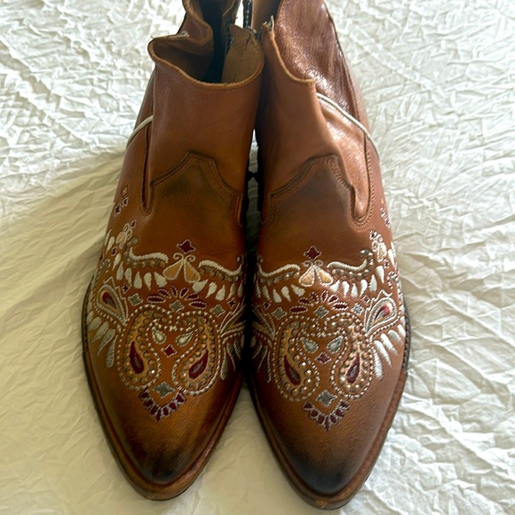 Sundance leather boots - Picture 1 of 8
